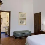 D/T Elegant & Spacious Flat 2\' Walk Train Station