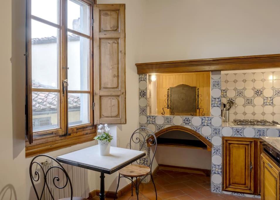 D/t Elegant & Spacious Flat 2' Walk Train Station * Florencia