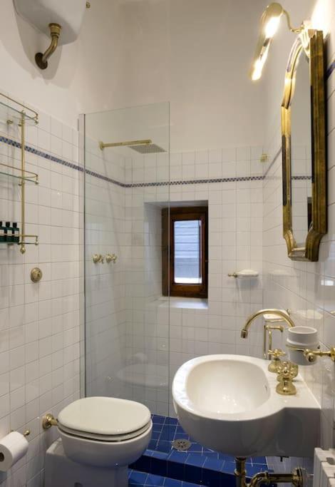 Apartamento D/t Elegant & Spacious Flat 2' Walk Train Station *