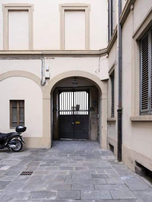 Apartamento D/t Elegant & Spacious Flat 2' Walk Train Station Florencia