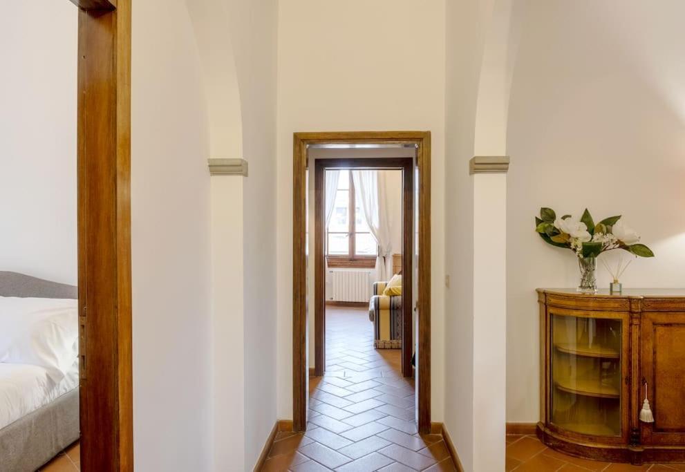 Apartamento D/t Elegant & Spacious Flat 2' Walk Train Station Florencia
