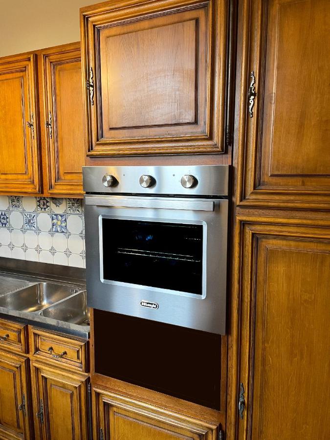 D/t Elegant & Spacious Flat 2' Walk Train Station *