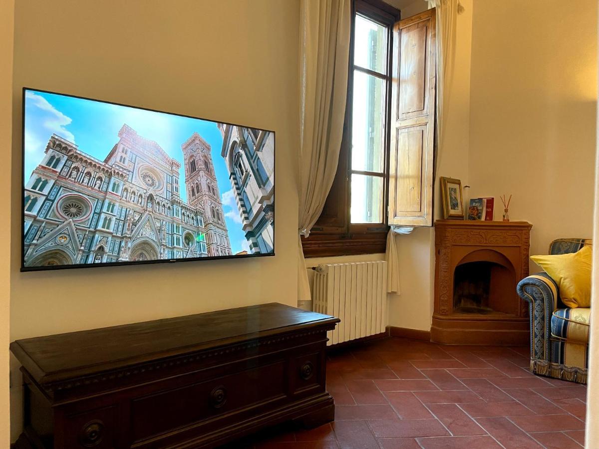 D/t Elegant & Spacious Flat 2' Walk Train Station * Florencia