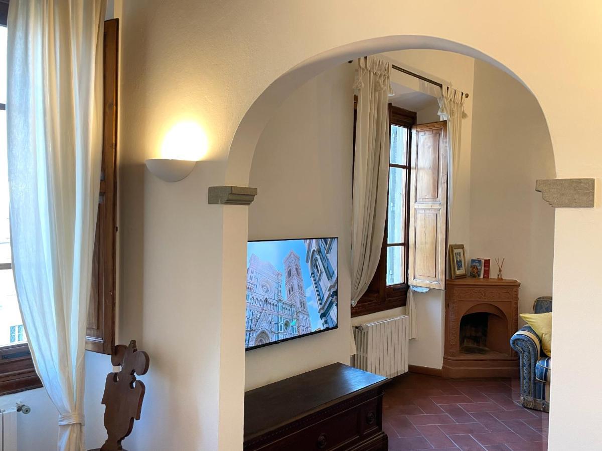 D/t Elegant & Spacious Flat 2' Walk Train Station Florencia