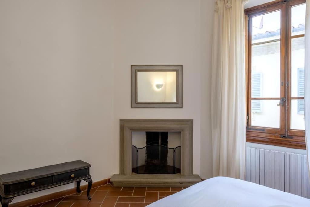 D/t Elegant & Spacious Flat 2' Walk Train Station * Florencia